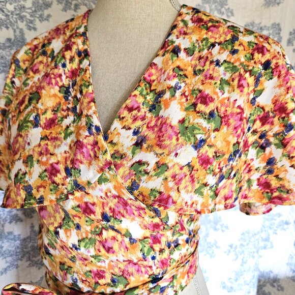Size S to M Wide Collar Wrap Blouse Watercolor New - Picture 4 of 13